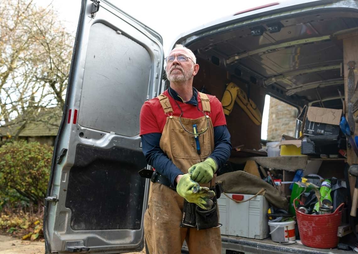 hot to get cleaning contract